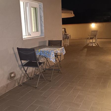 Il Rifugio Degli Artisti Apartment เนเปิลส์ ภายนอก รูปภาพ